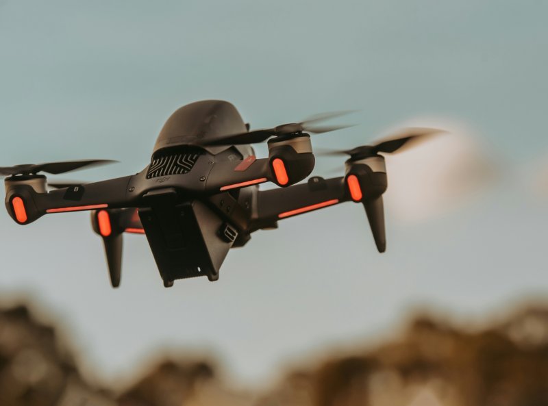 FPV-Drohnenfilm Produktion – Crafted Film realisiert spektakuläre Flugaufnahmen für Industrie, Events und Produktpräsentationen